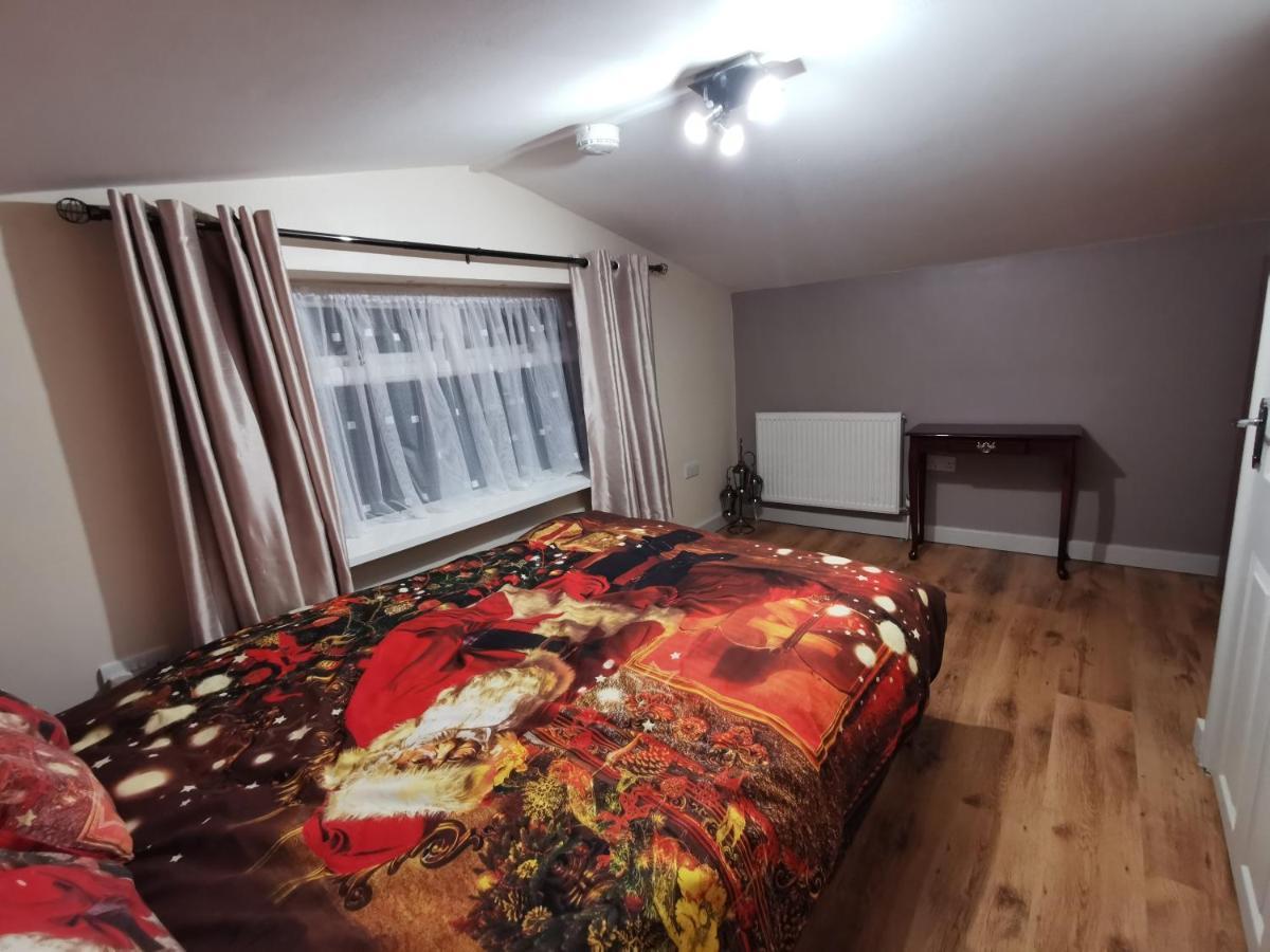 Palaz 1 - 2 Bedroom Garden Flat Edmonton Exterior photo